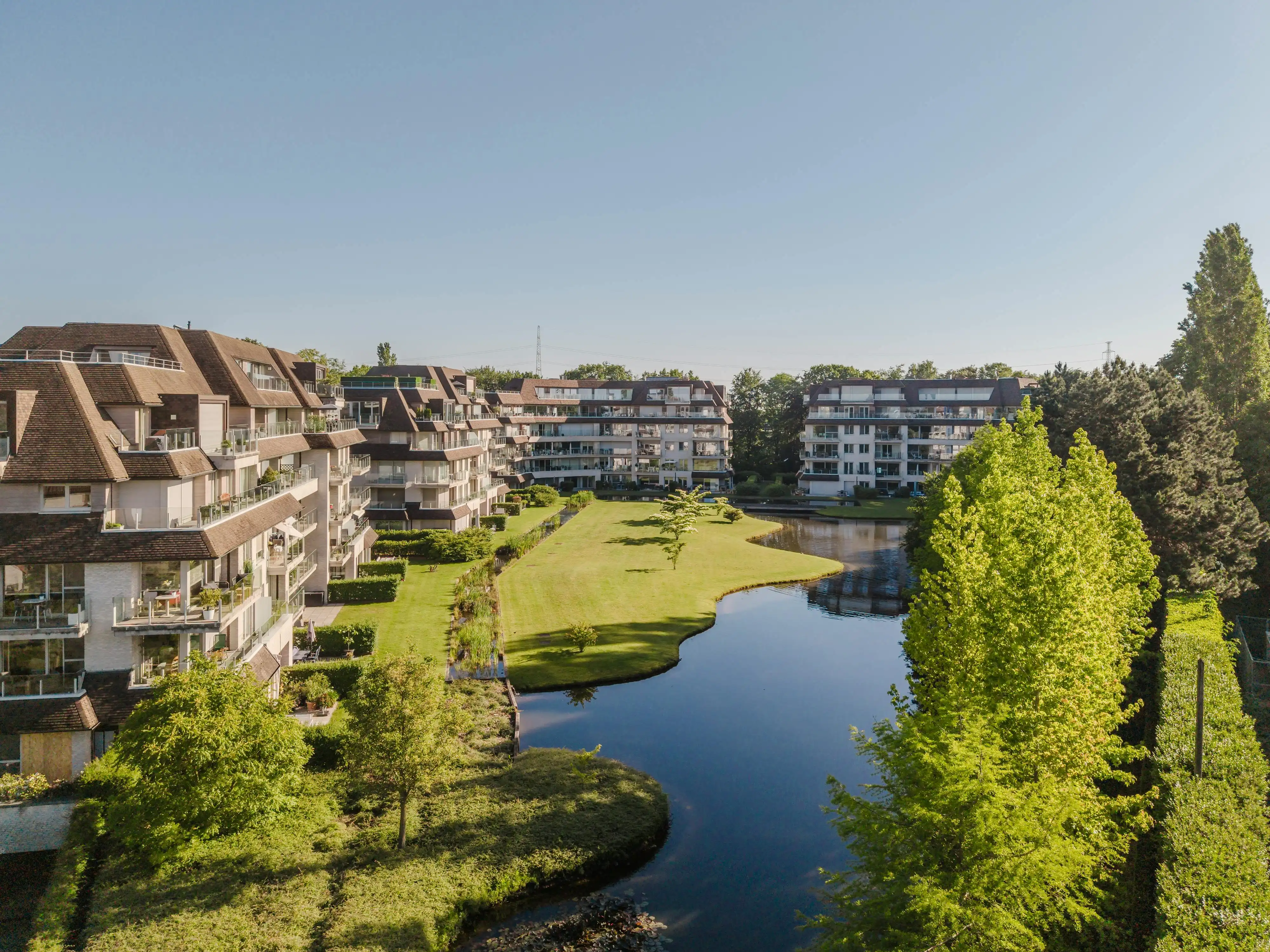 Luxueuze penthouse met panoramische terrassen te Harelbeke foto {{pictureIndex}}