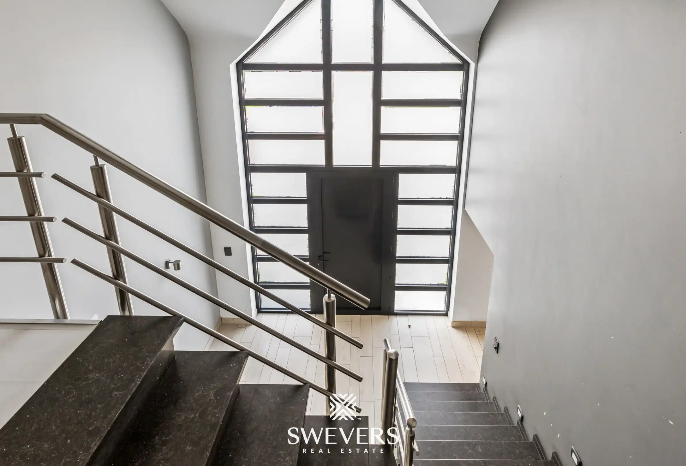 Ruime instapklare woning met 5 slaapkamers en praktijkruimte foto 18