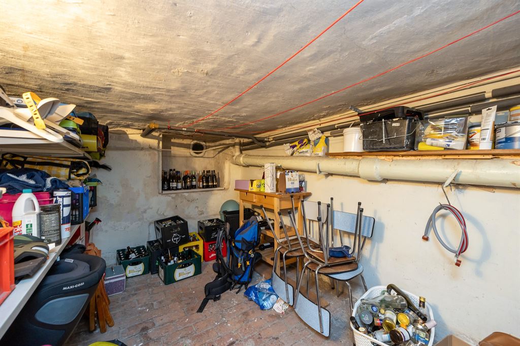 Ruime charmante woning met 5 slaapkamers en 2 badkamers  foto 21