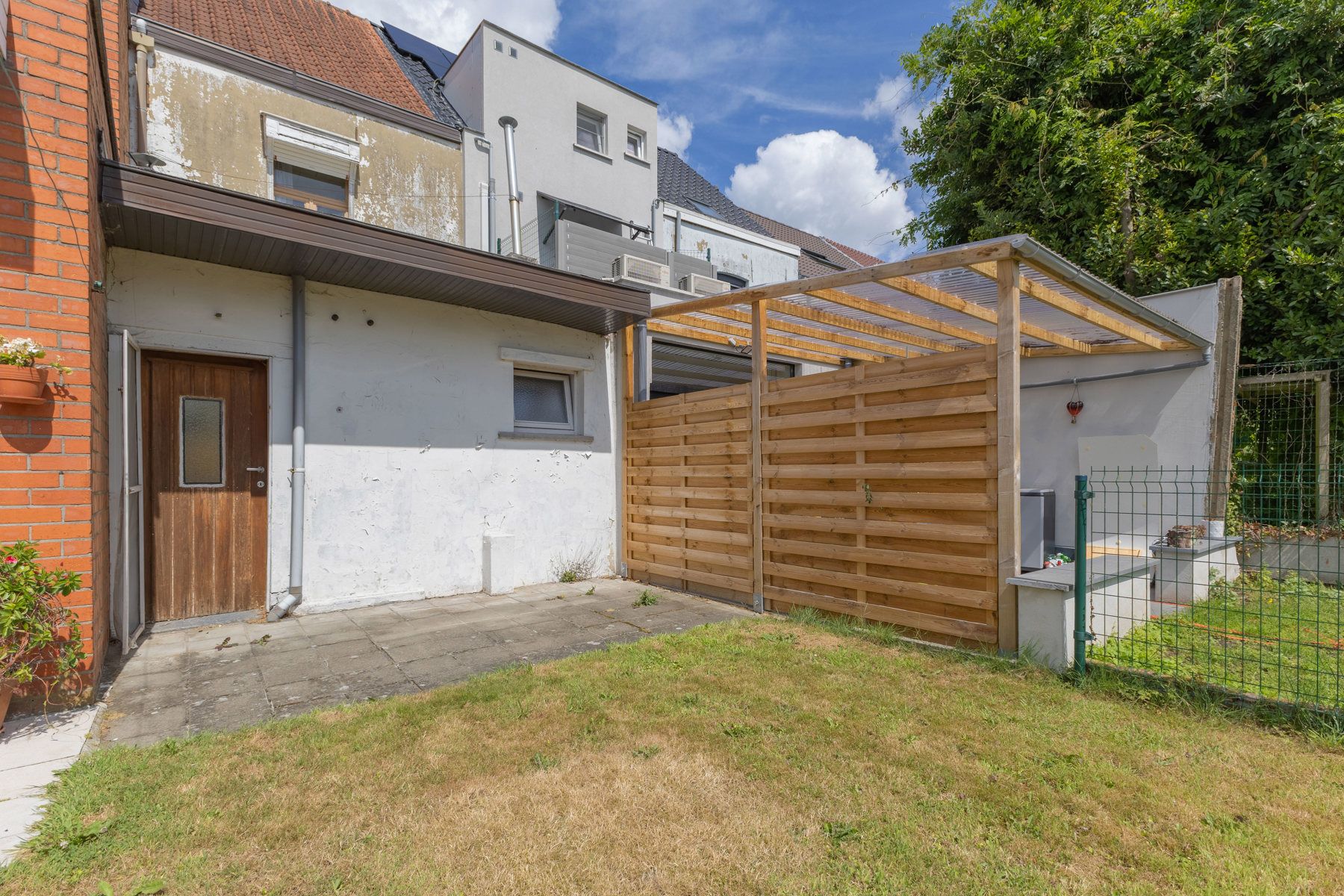 Op te frissen woning met 2 slaapkamers en tuin foto 9