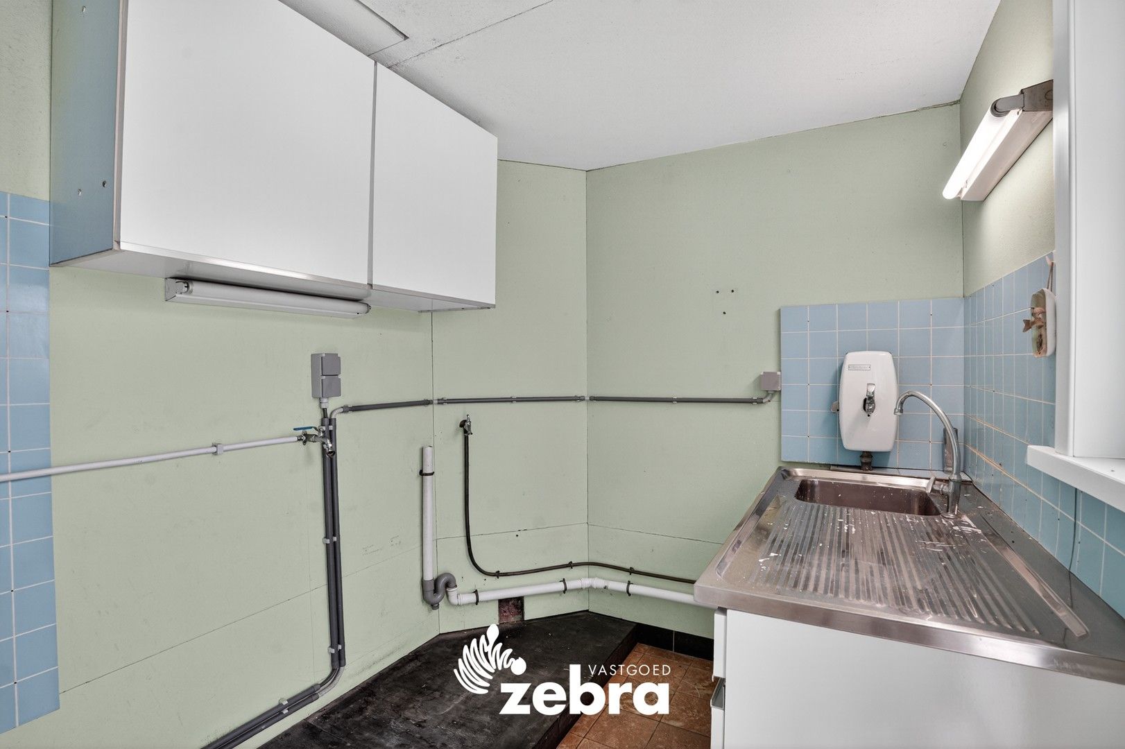 Gerenoveerde woning met 3 slaapkamers en uitweg te Roeselare! foto 13