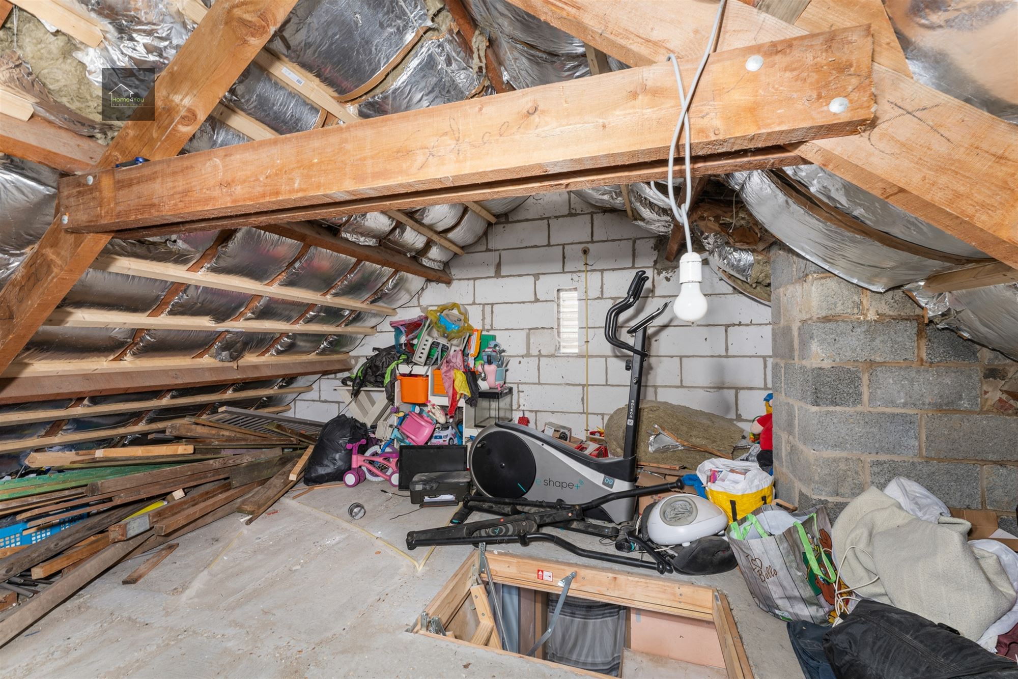 Ruime instapklare gezinswoning met 4 slaapkamers en grote tuin in Diksmuide foto 16