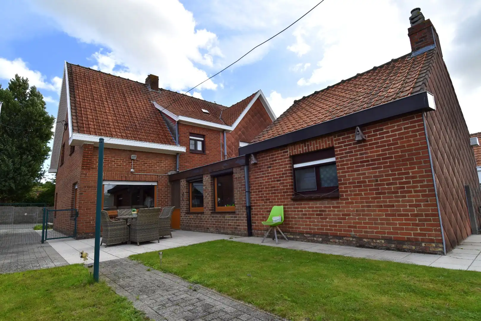 Halfopen bebouwing met 3 slaapkamers en zonnige tuin te koop in Bellegem foto 11