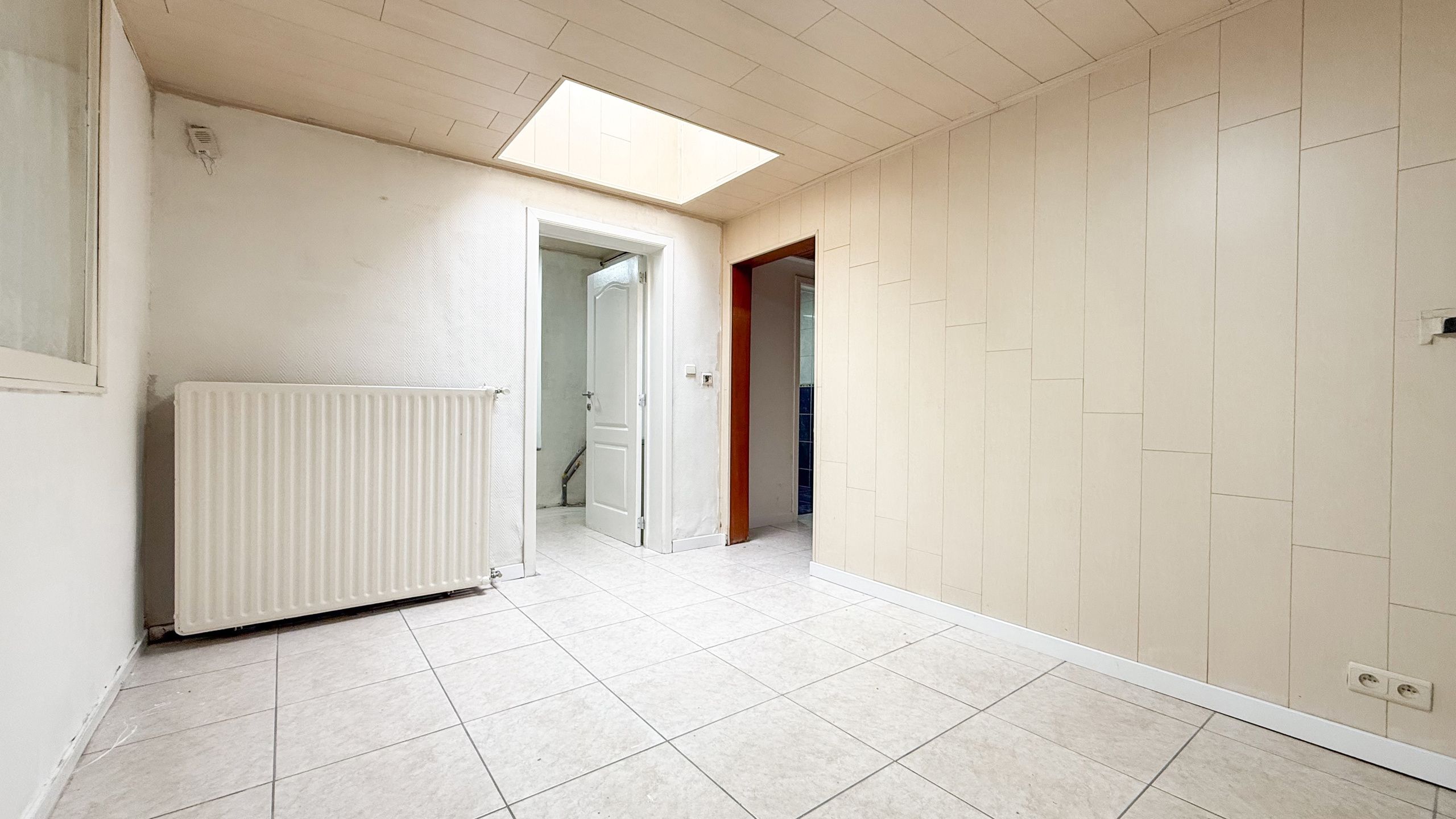 Ruime woning met dubbele garage en ZW gerichte tuin! foto 5