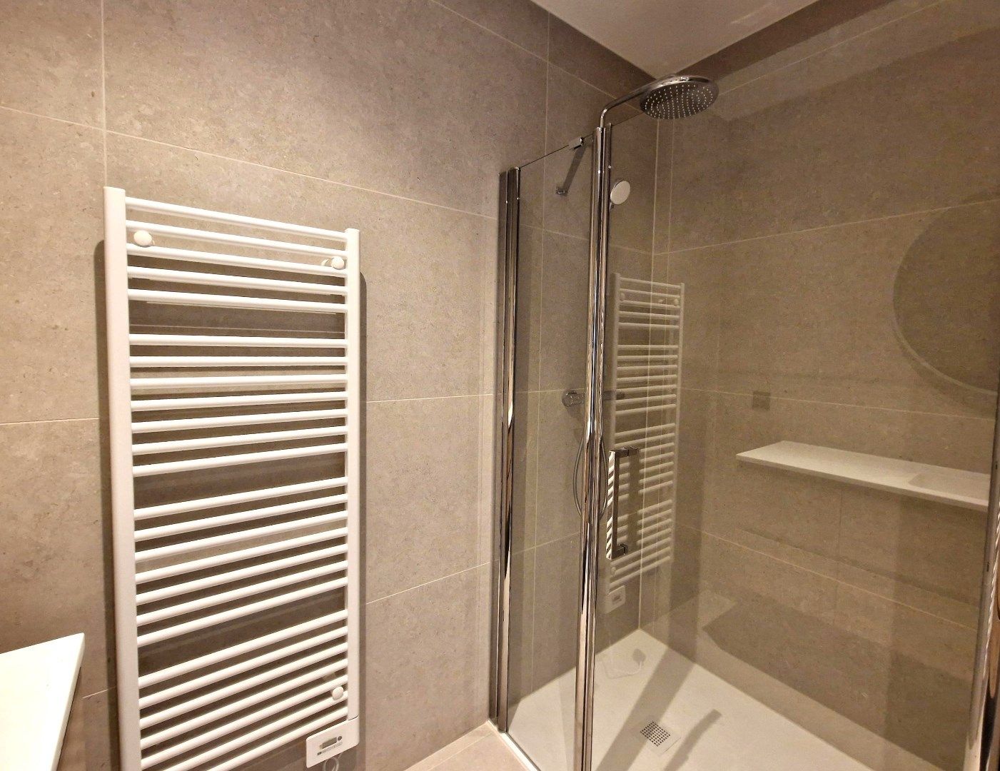 Zeer energiezuinig, lichtrijk en splinternieuw app met 2 slpks. foto 10