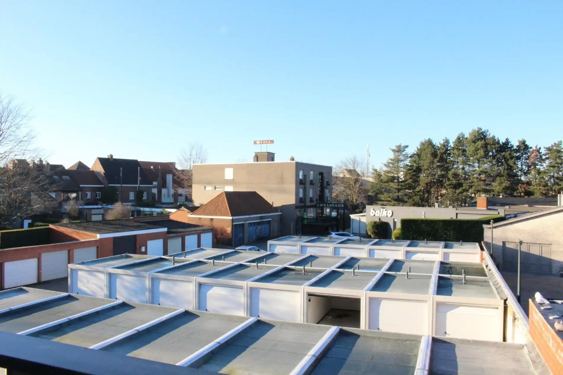 Garagebox TE HUUR centrum Waregem! foto 3