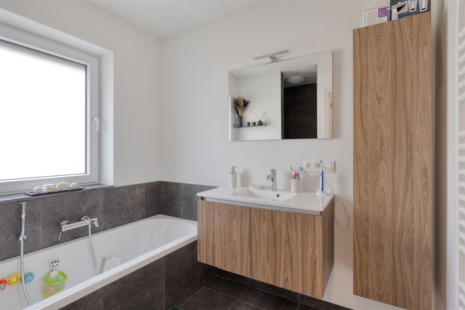 Recente woning met alle comfort!!! foto 19