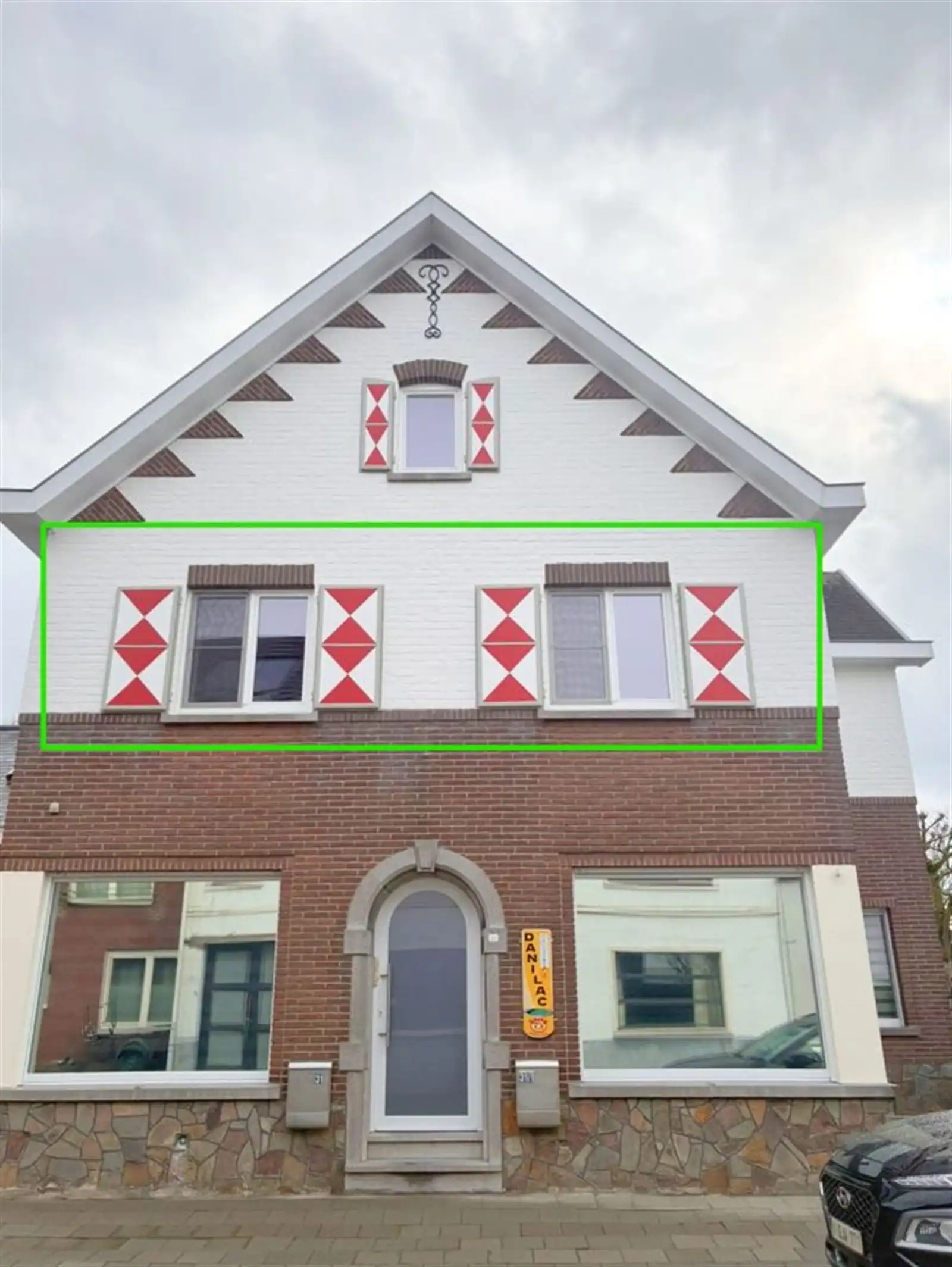 Ruim appartement met twee slaapkamers   foto {{pictureIndex}}