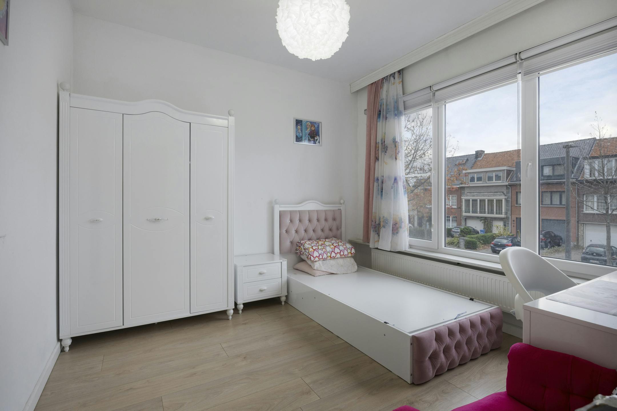 Huis met 6 slaapkamers  en tuin te koop in Merksem! foto 11