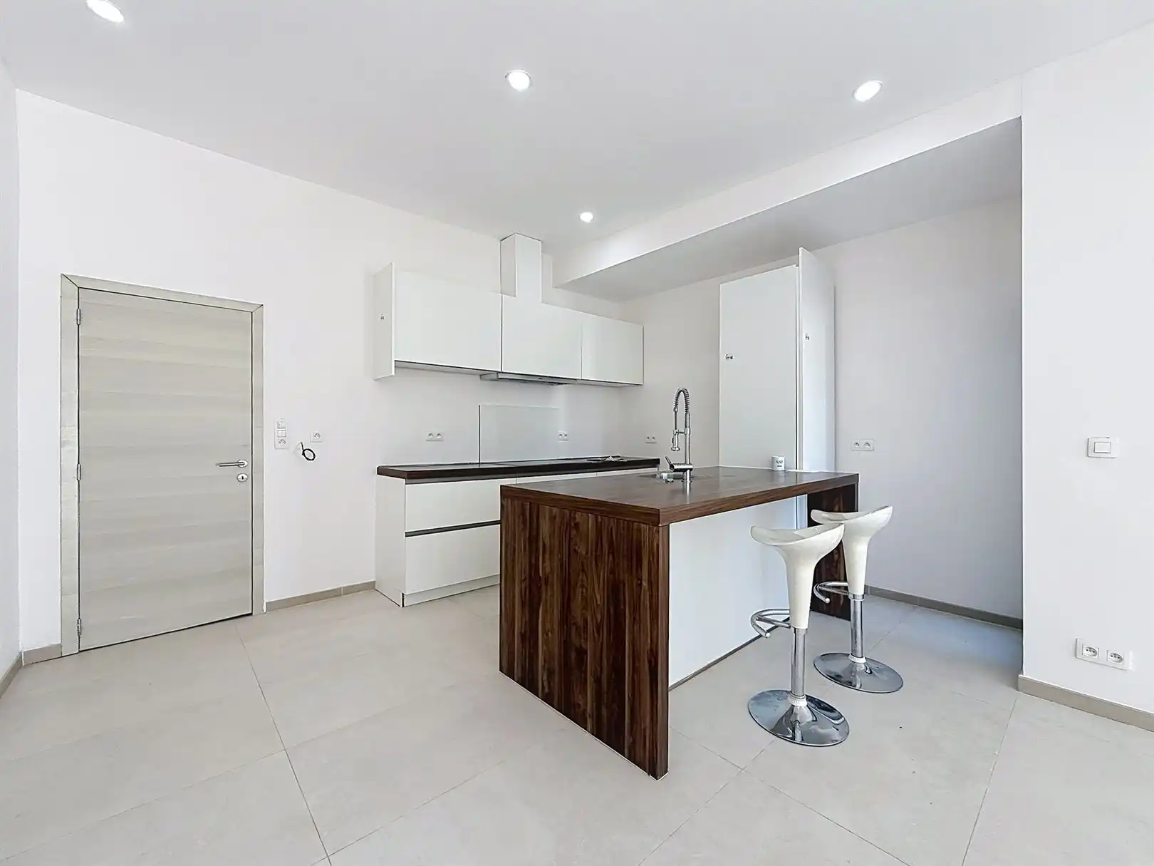 Gerenoveerde rijwoning, 4 slpks, 2 bdks, terras en tuin foto 11