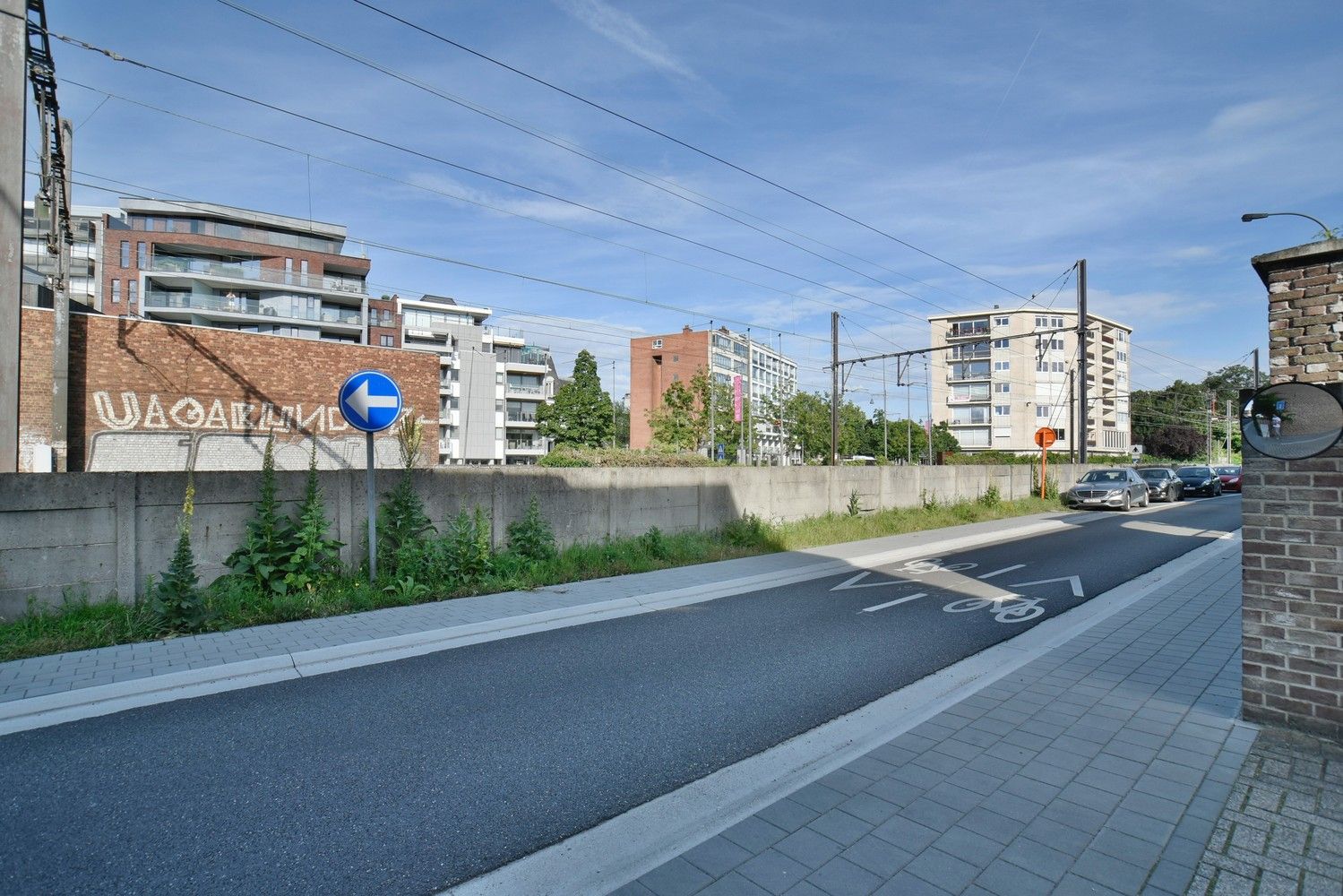 Ruime, afsluitbare garage, gelegen op slechts 100 m wandelafstand van de kleine ring in Hasselt foto 7