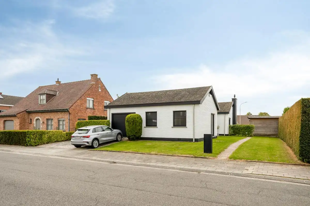 Gerenoveerde bungalow te koop in Kuurne! foto 2