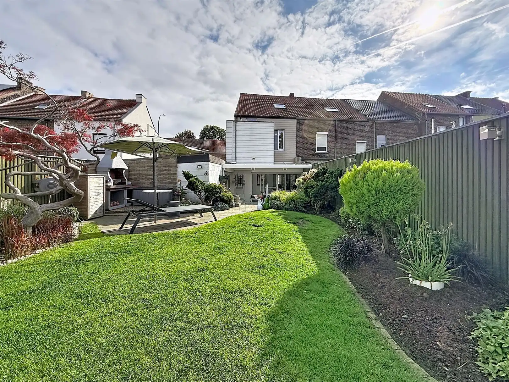 Instapklare stadswoning, tuin, 2 garages, 3a 17ca foto 4