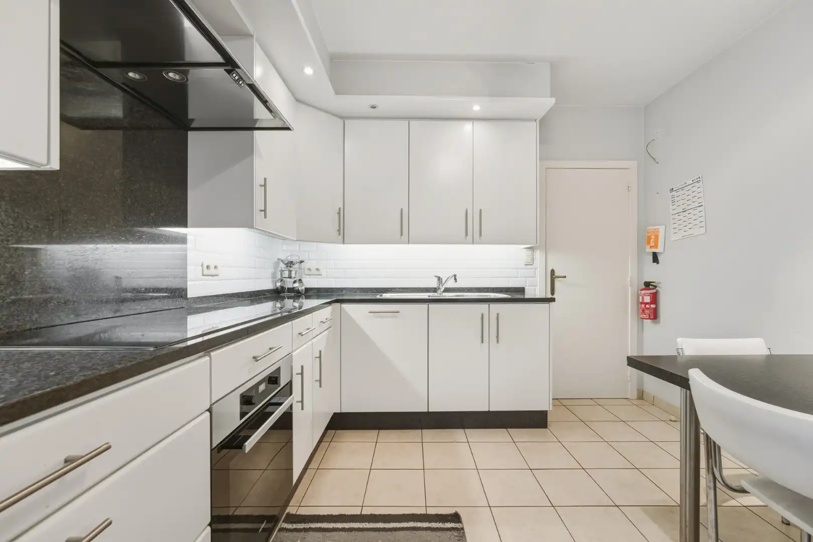 Instapklare, lichtrijke bel-etage woning met ruime garage en terras op centrale ligging foto 6