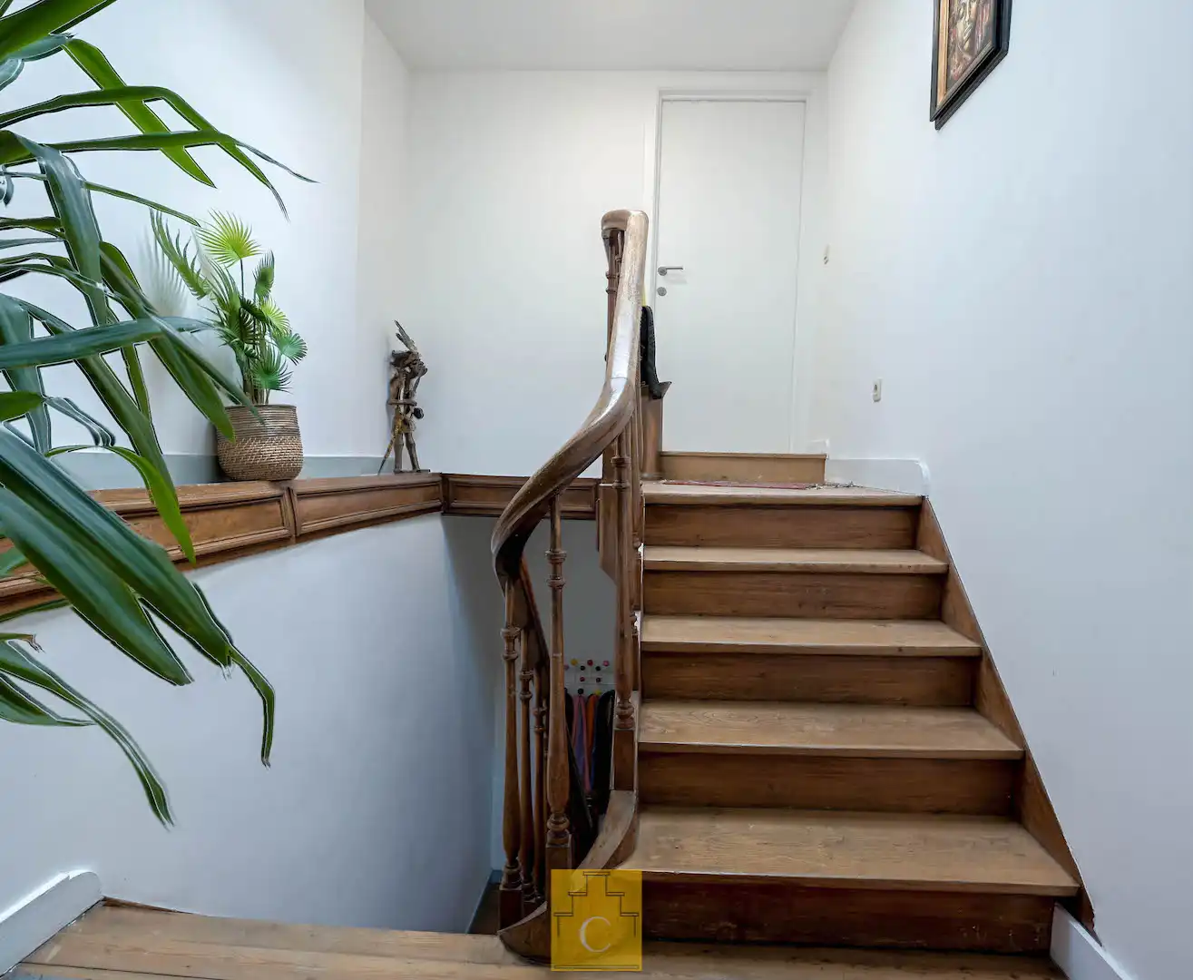 knap dakappartement in 19e eeuws herenhuis met zonnig terras en adembenemende uitzichten foto 3