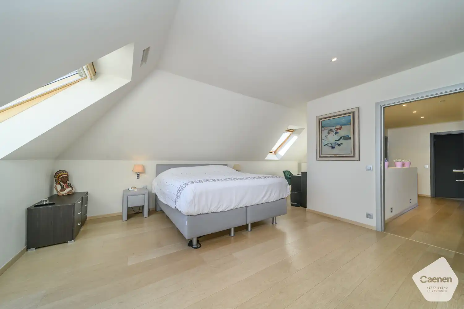 Moderne, energiezuinige villa met hoogwaardige afwerking op een mooi perceel in Sint-Idesbald foto 13