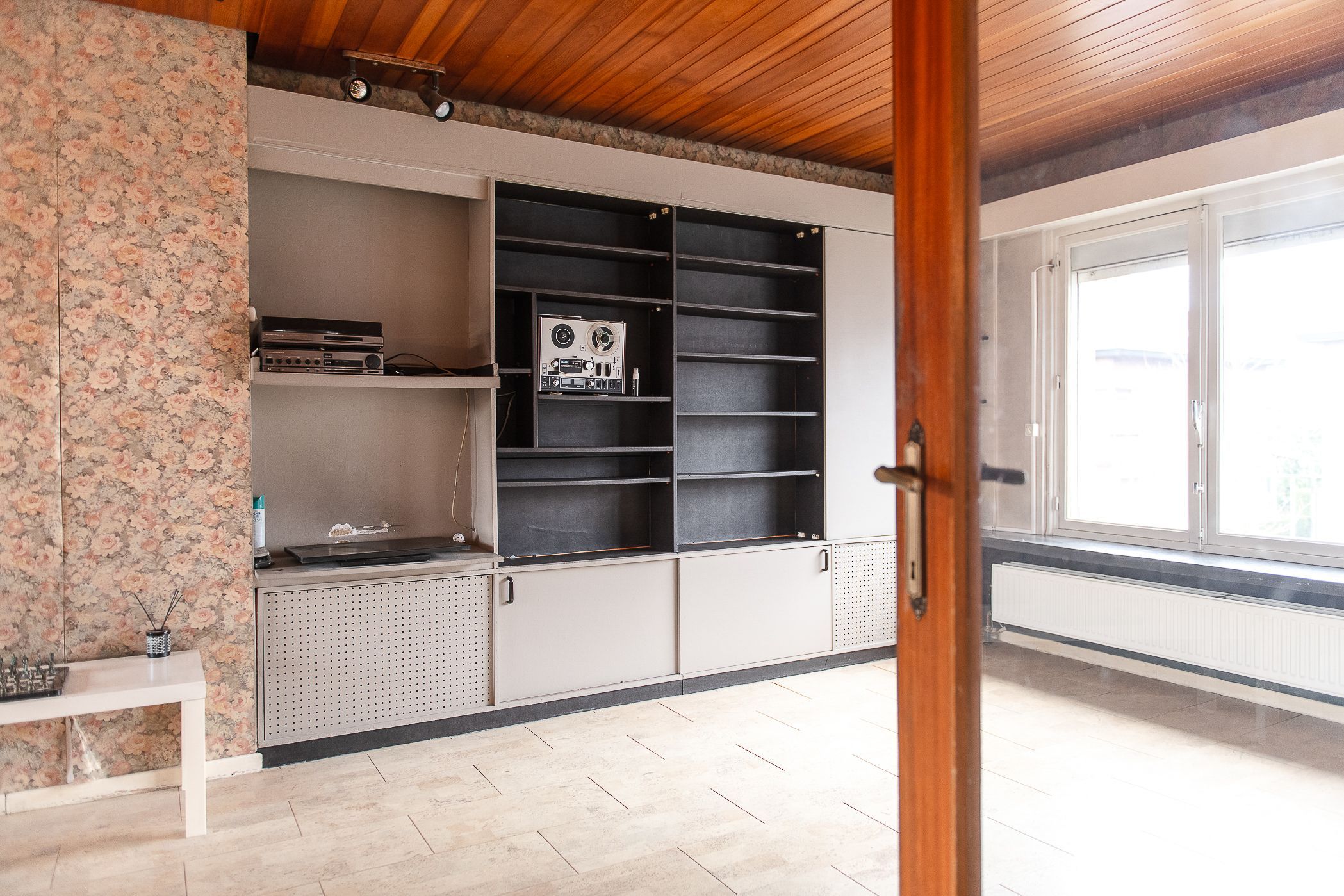 Te moderniseren woning met 4 slaapkamers, tuin en garage foto 11