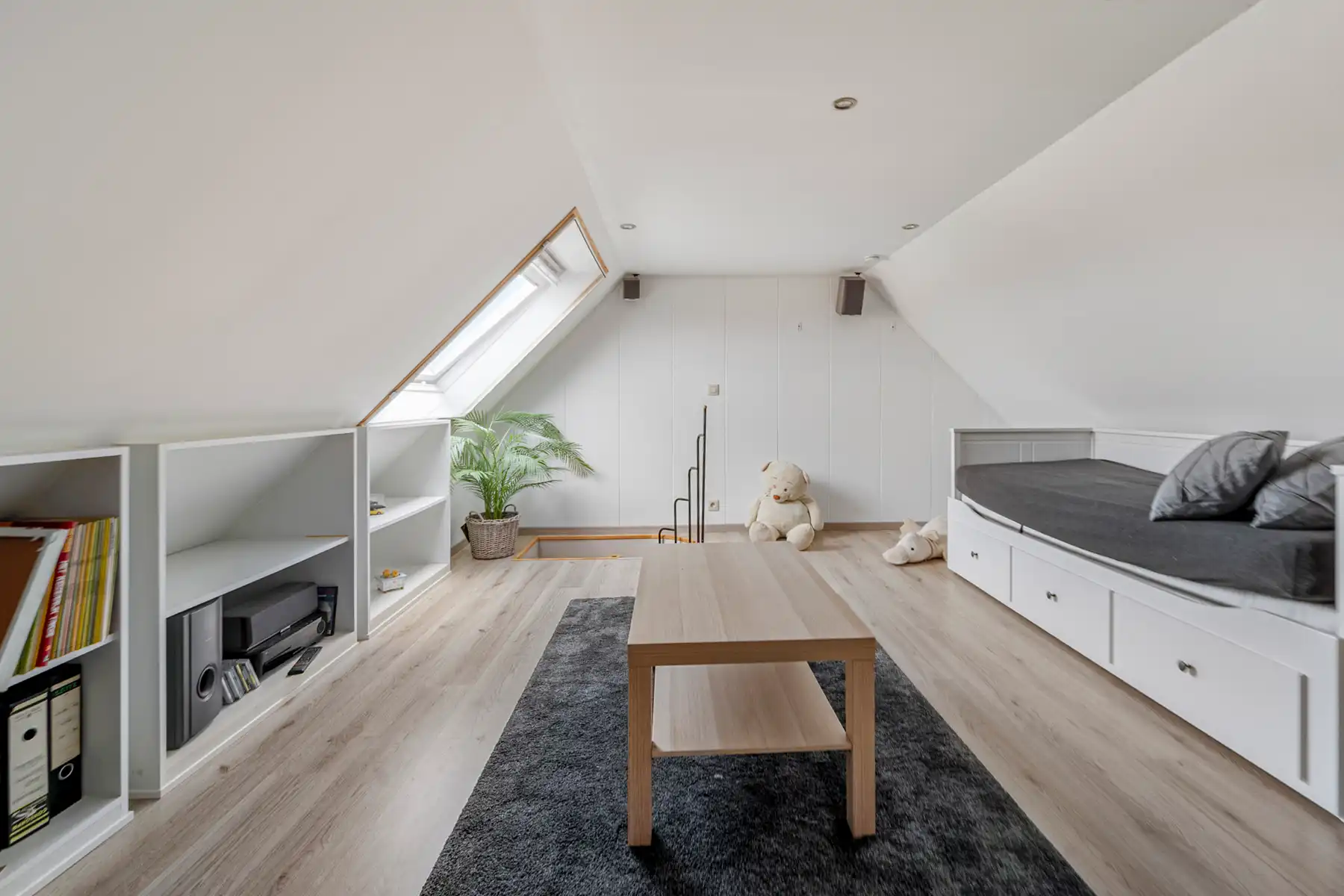 woning met 4 slaapkamer, tuin en garage op rustige ligging foto 7