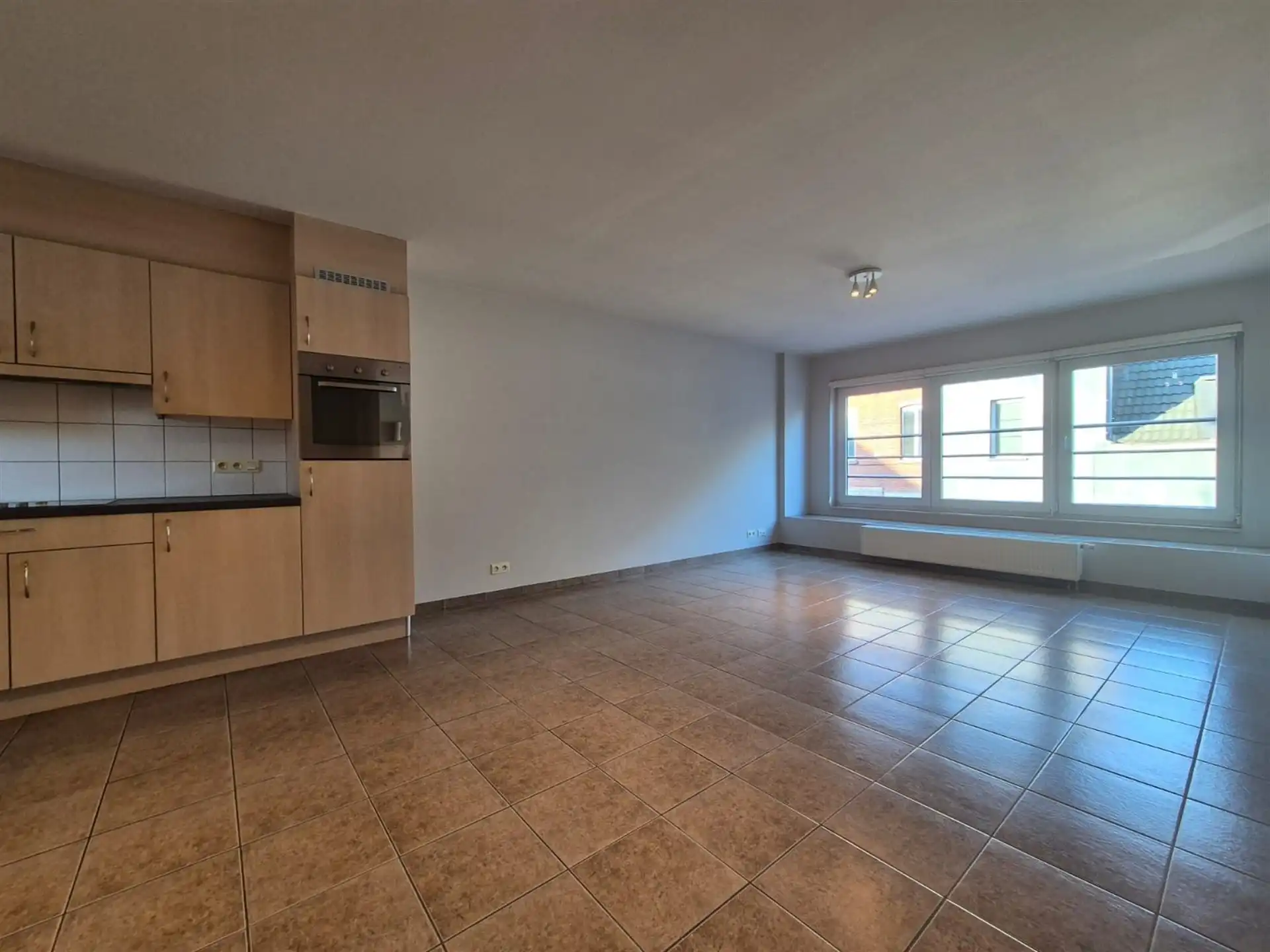 Centraal gelegen 2-slaapkamer appartement.   foto 9