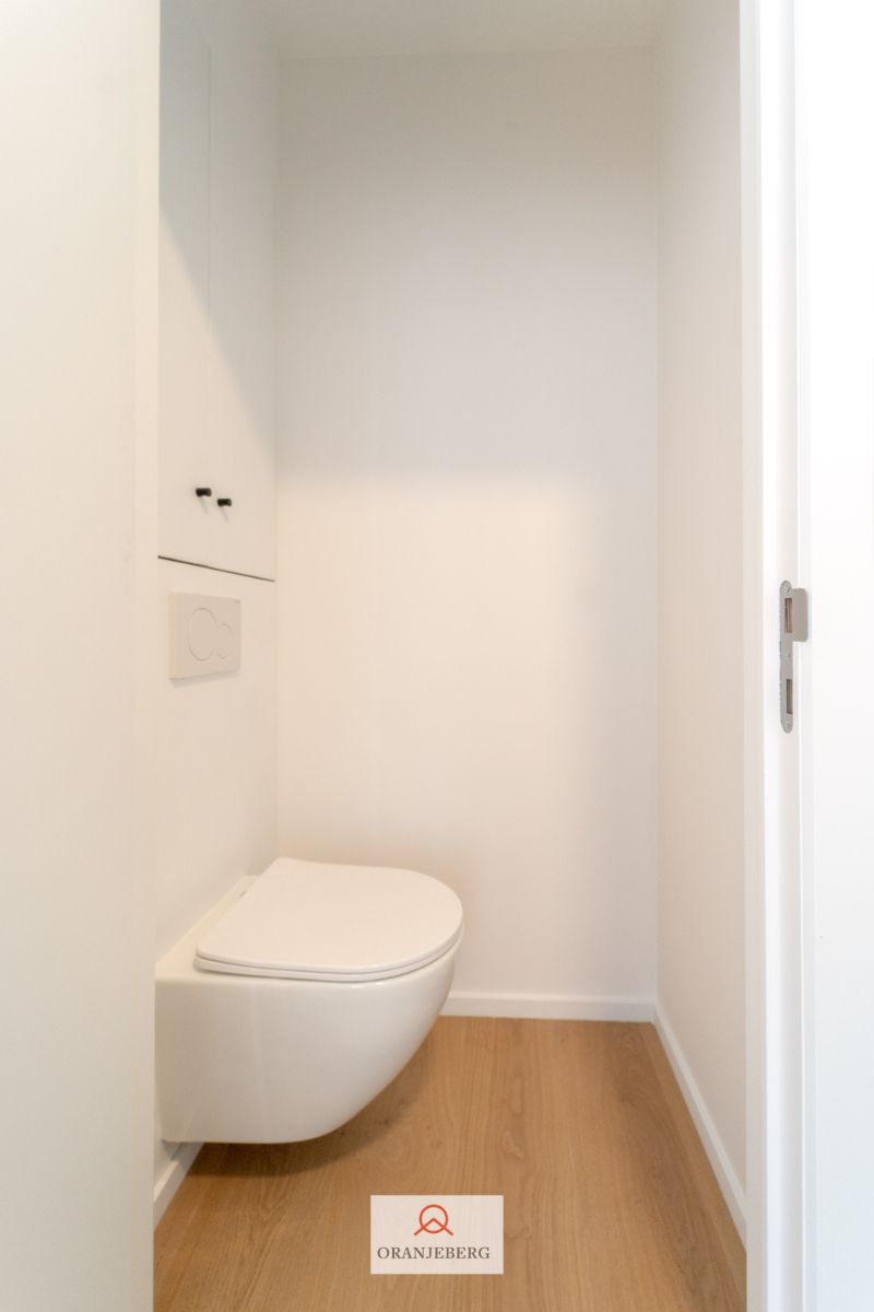 Gerenoveerde lichtrijke duplex studentenstudio foto 10