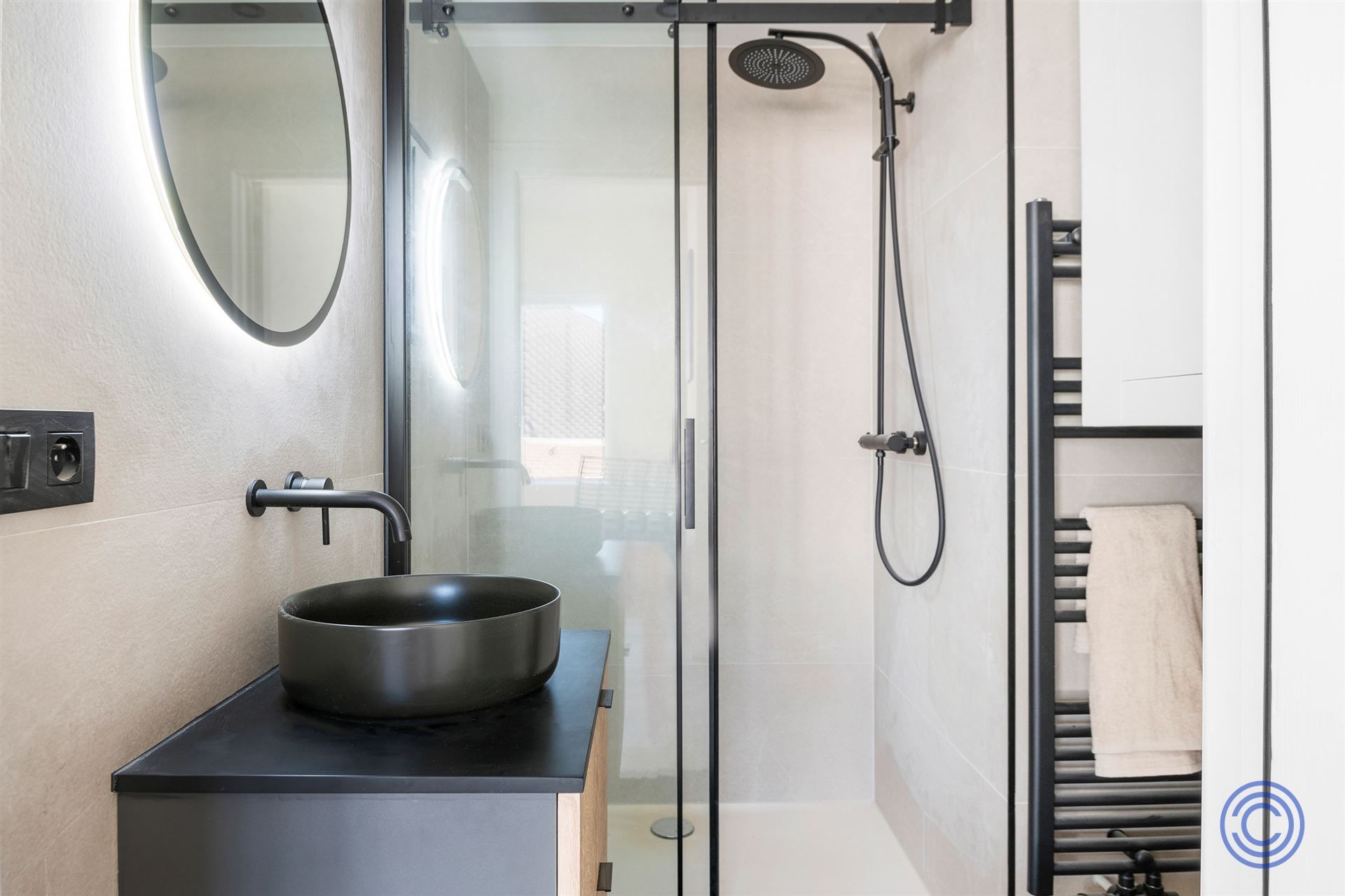 Cosy appartement in Art Deco gebouw! foto 4