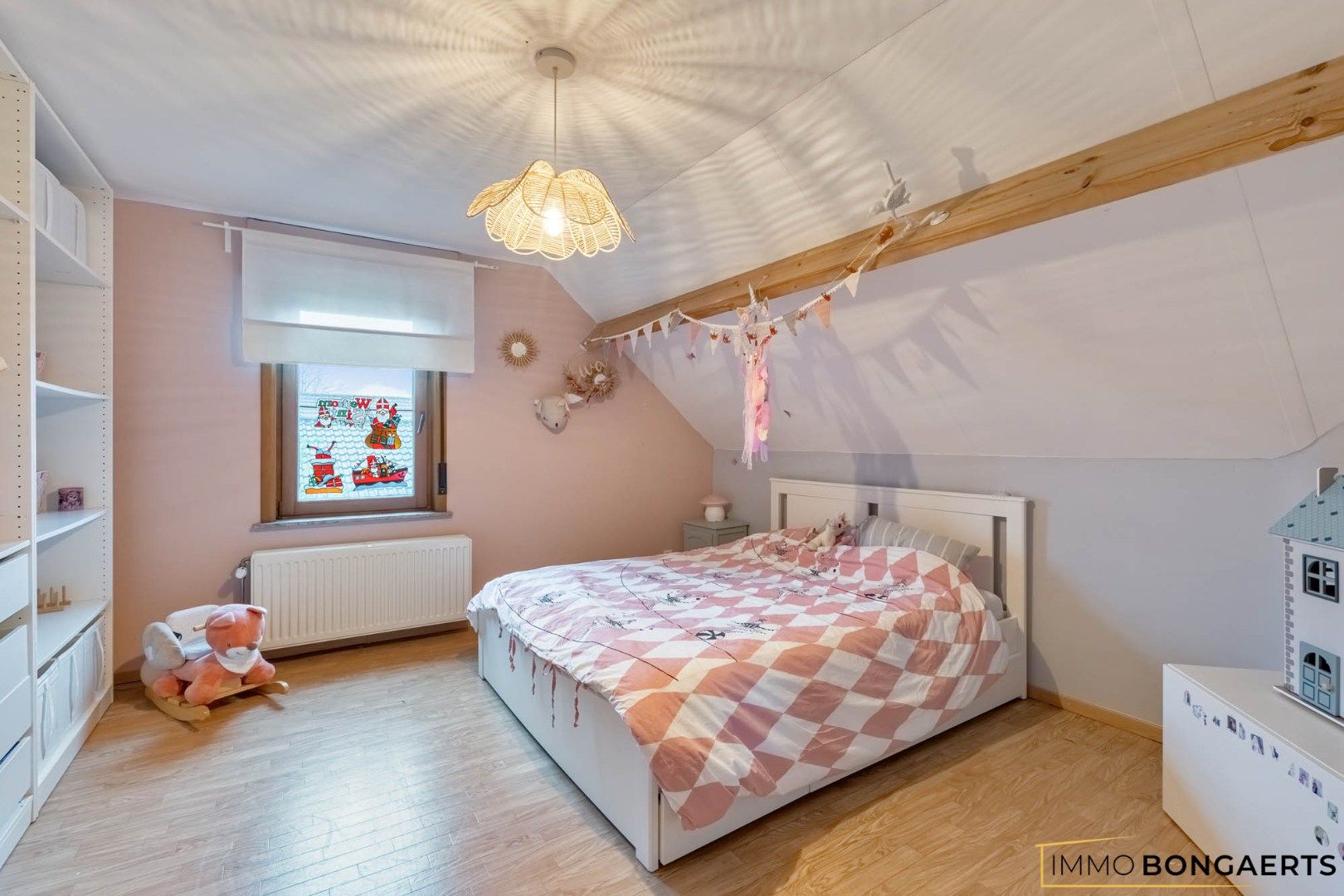 Ruime woning met 5 slaapkamers foto 16