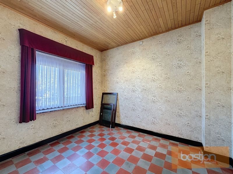 🏡 Te renoveren woning te koop in rustige buurt van Marke! foto 13