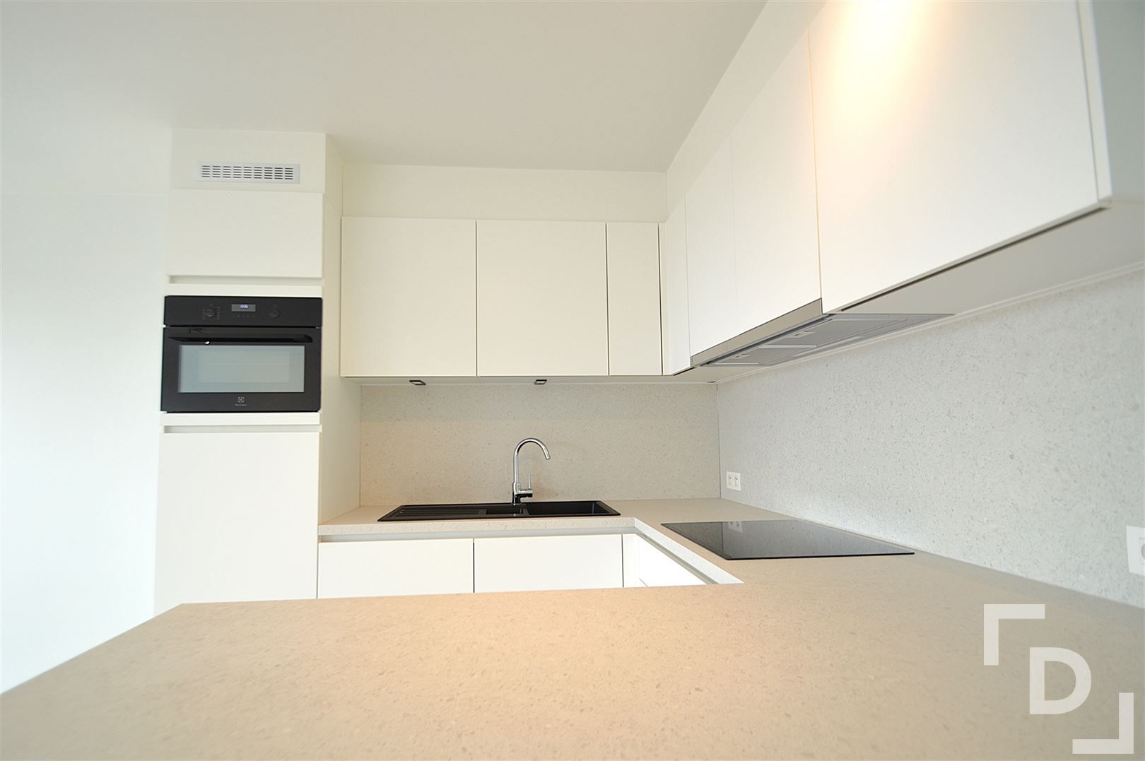 Nieuwbouwappartement met carport te huur te Ieper foto 4