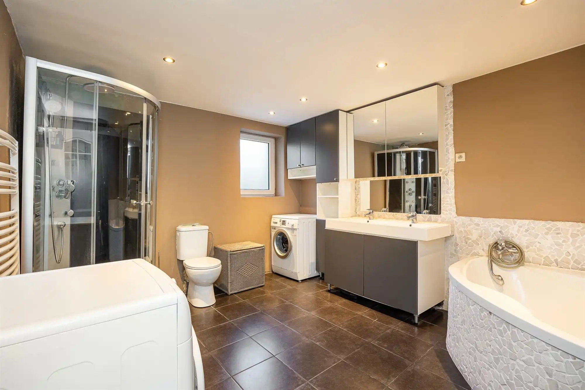 Woning met garage, magazijn, tuin + duplexapp. foto 9