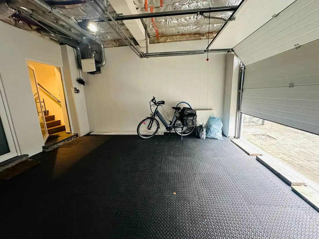 Stijlvol gerenoveerde woning op een strategische locatie foto 18