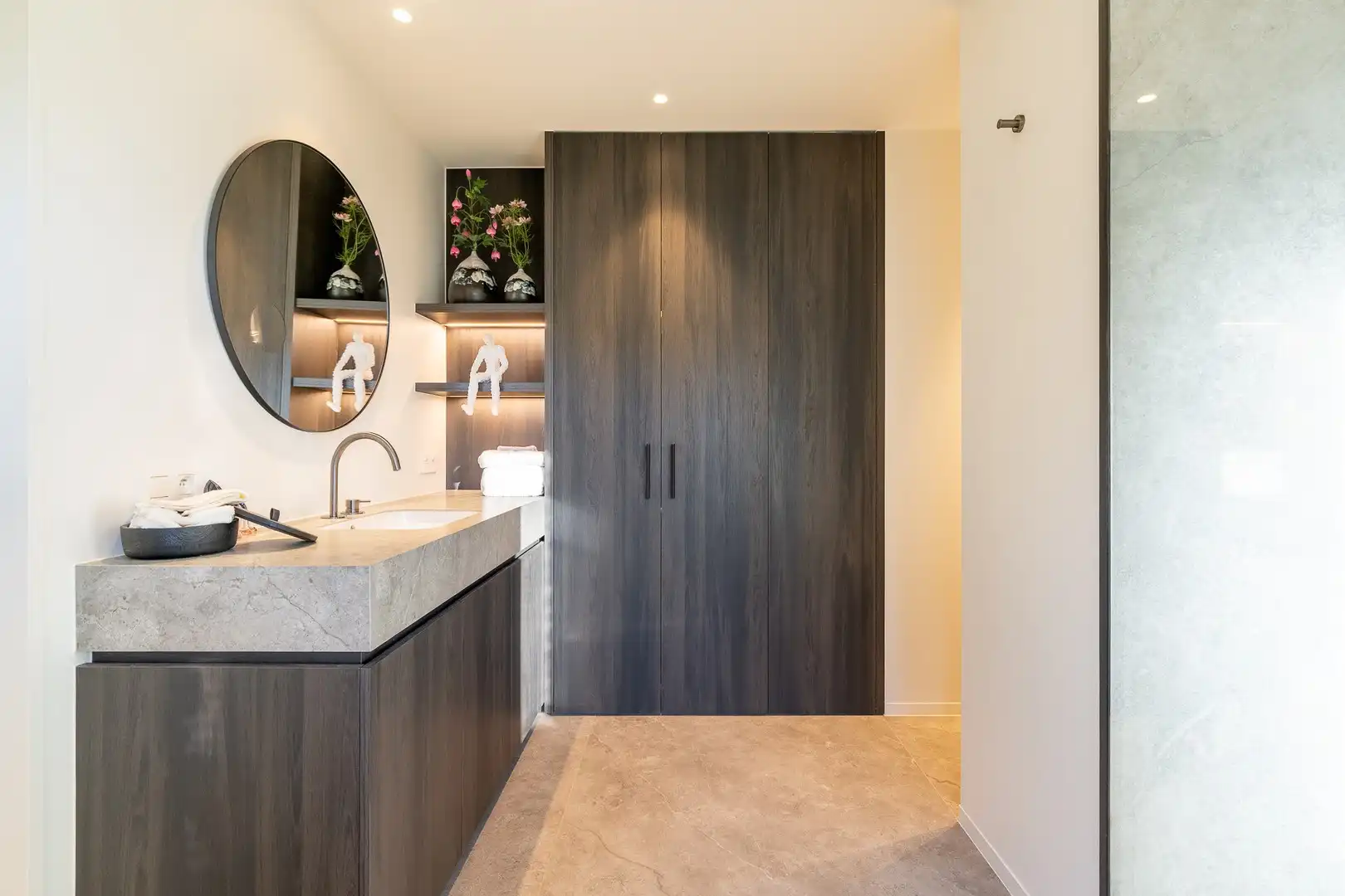 Alleenstaande villa met 4 slaapkamers in een residentiële omgeving. foto 27