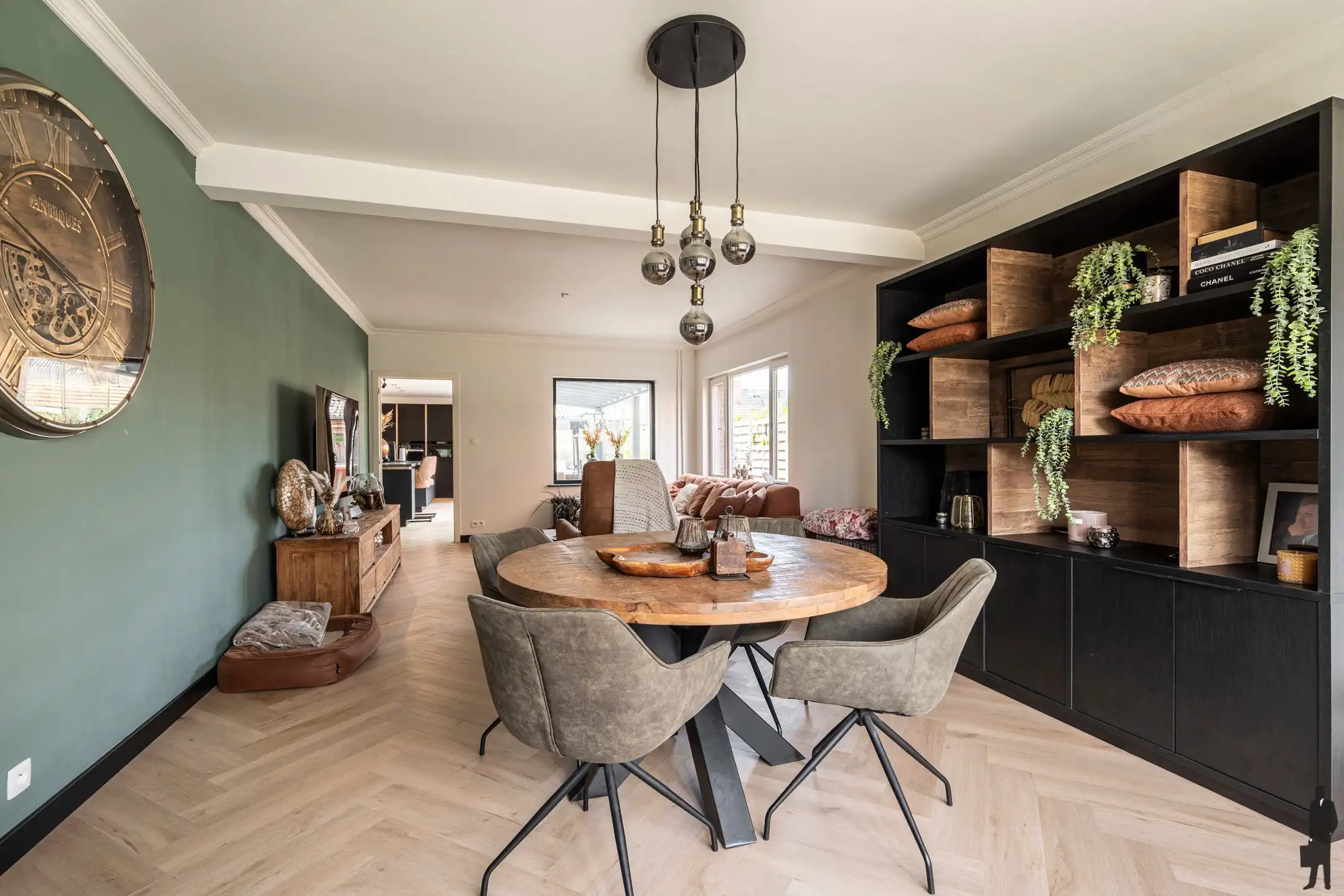 Instapklare woning met 4 slpk. te Minderhout foto {{pictureIndex}}