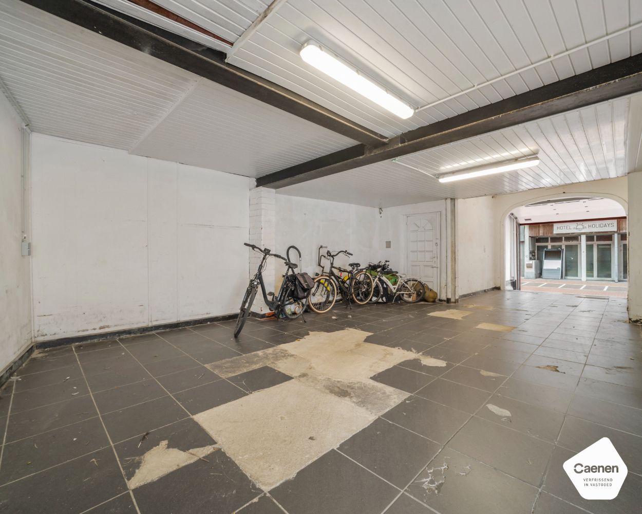 Ongemeubelde ruime woning met vier slaapkamers in hartje Blankenberge foto 16