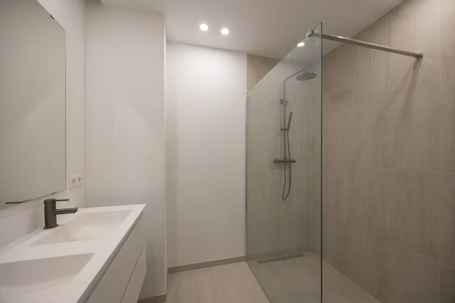 Stijlvol nieuwbouw appartement (±120 m²) met terras op toplocatie in Antwerpen foto 14