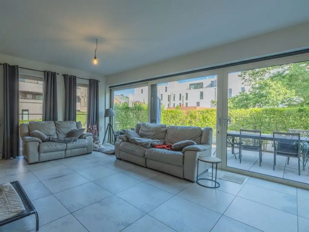 Modern gelijkvloers appartement met ruim terras en private tuin foto 7