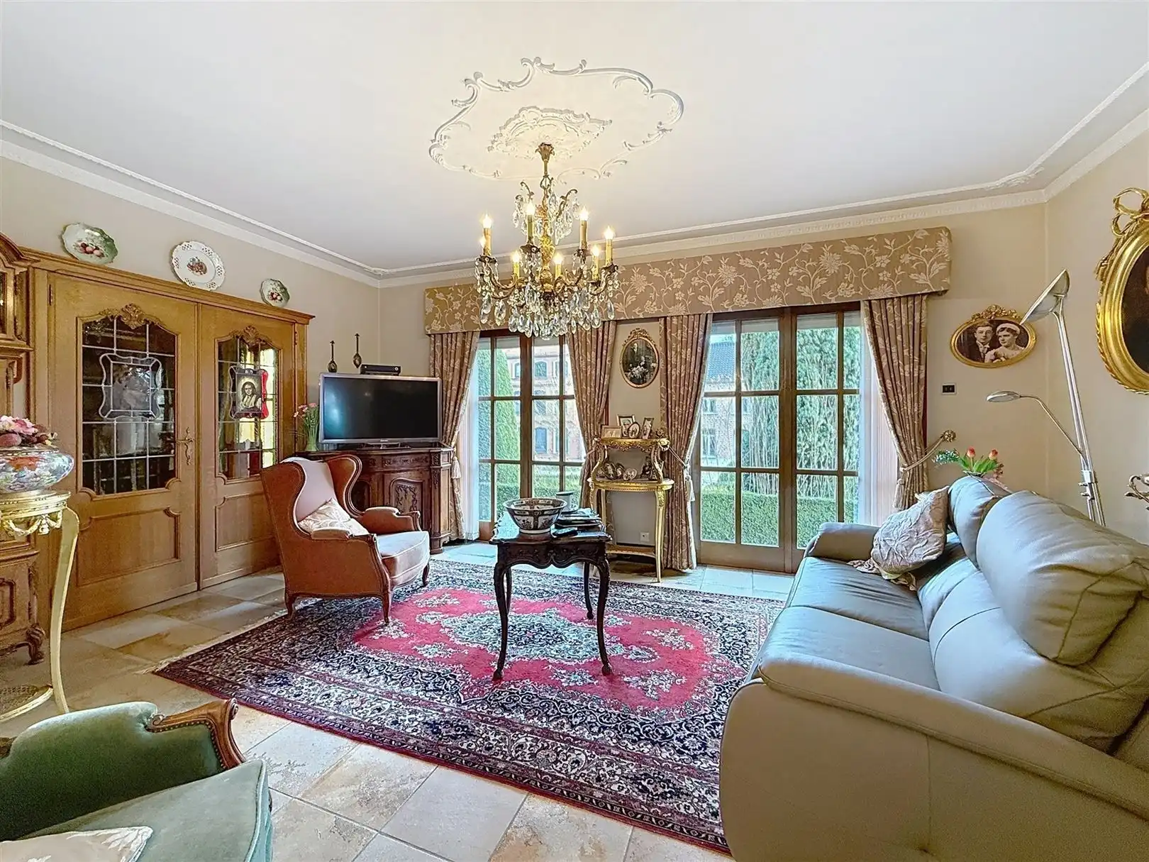 Op te frissen villa, 3/4 slpks + zolder, tuin en garages foto 9