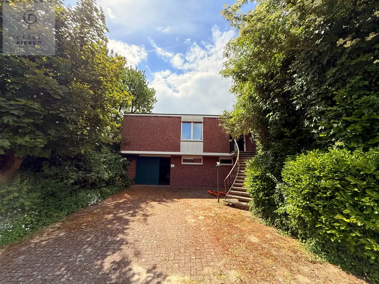 Hoofdfoto van de publicatie: Eigentijdse woning