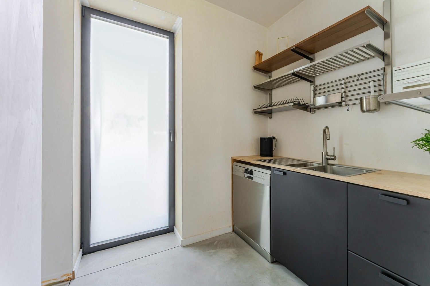 Moderne villa met bijgebouw op unieke landelijke ligging in centrum Zwevezele foto 8