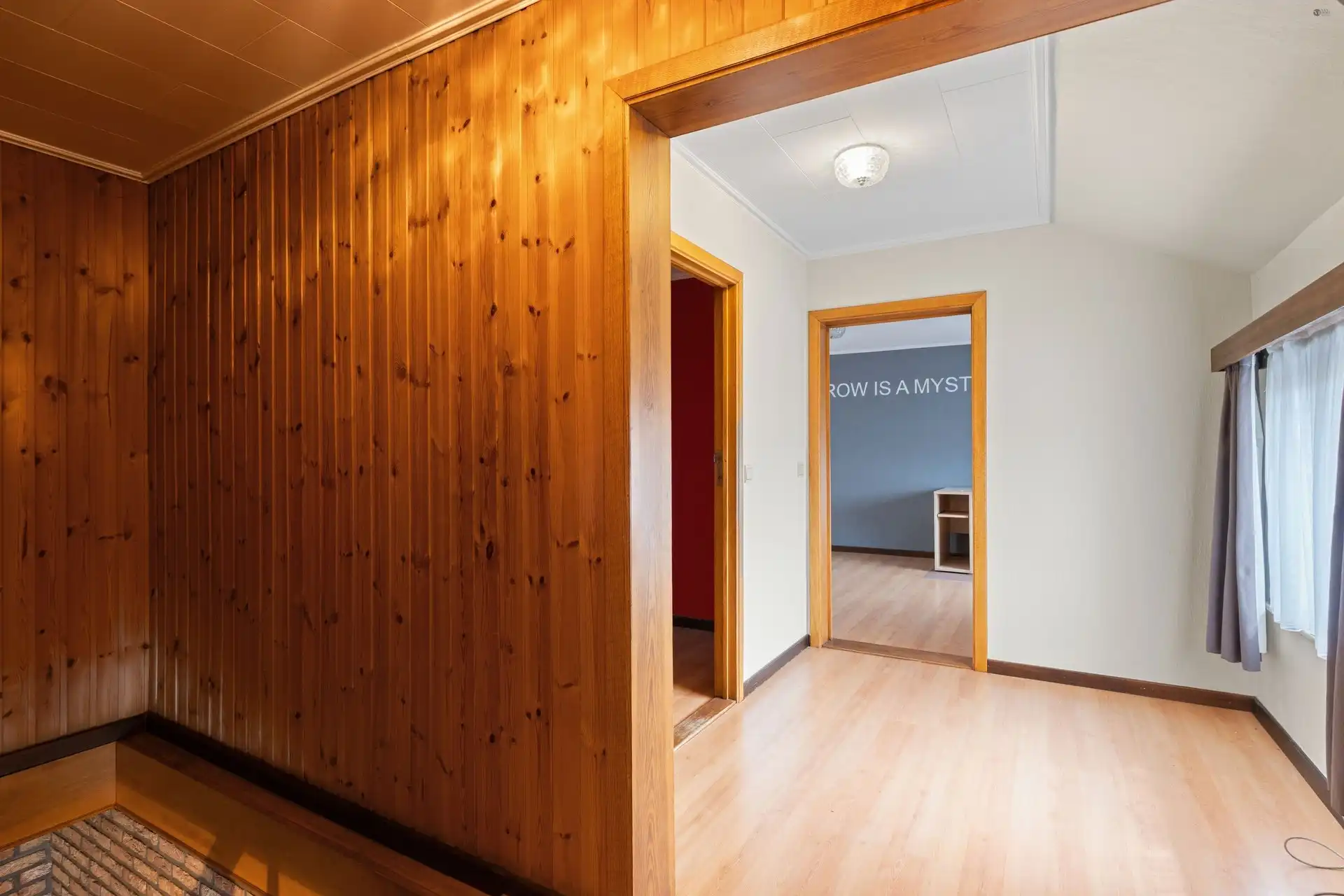 2 Vergunde magazijnen, showroom en woning op een ruim perceel foto 18
