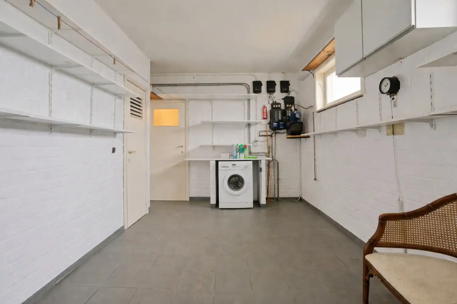 Verzorgde bungalow op topligging met 2 slaapkamers, inpandige garage en zonnige tuin foto 14