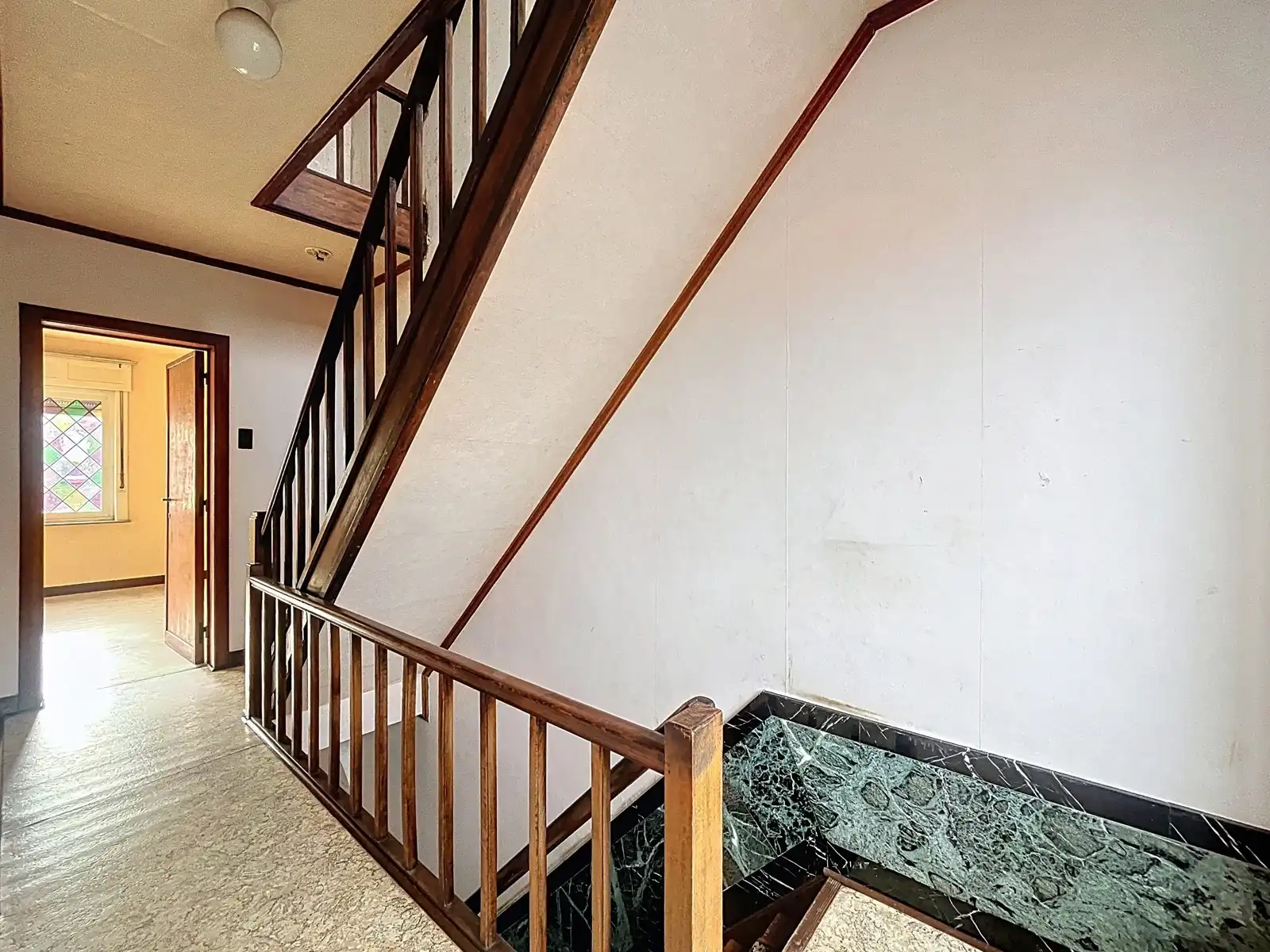 Mooi gelegen, Te renoveren Stadswoning met 3 SLPK én Tuin! foto 11