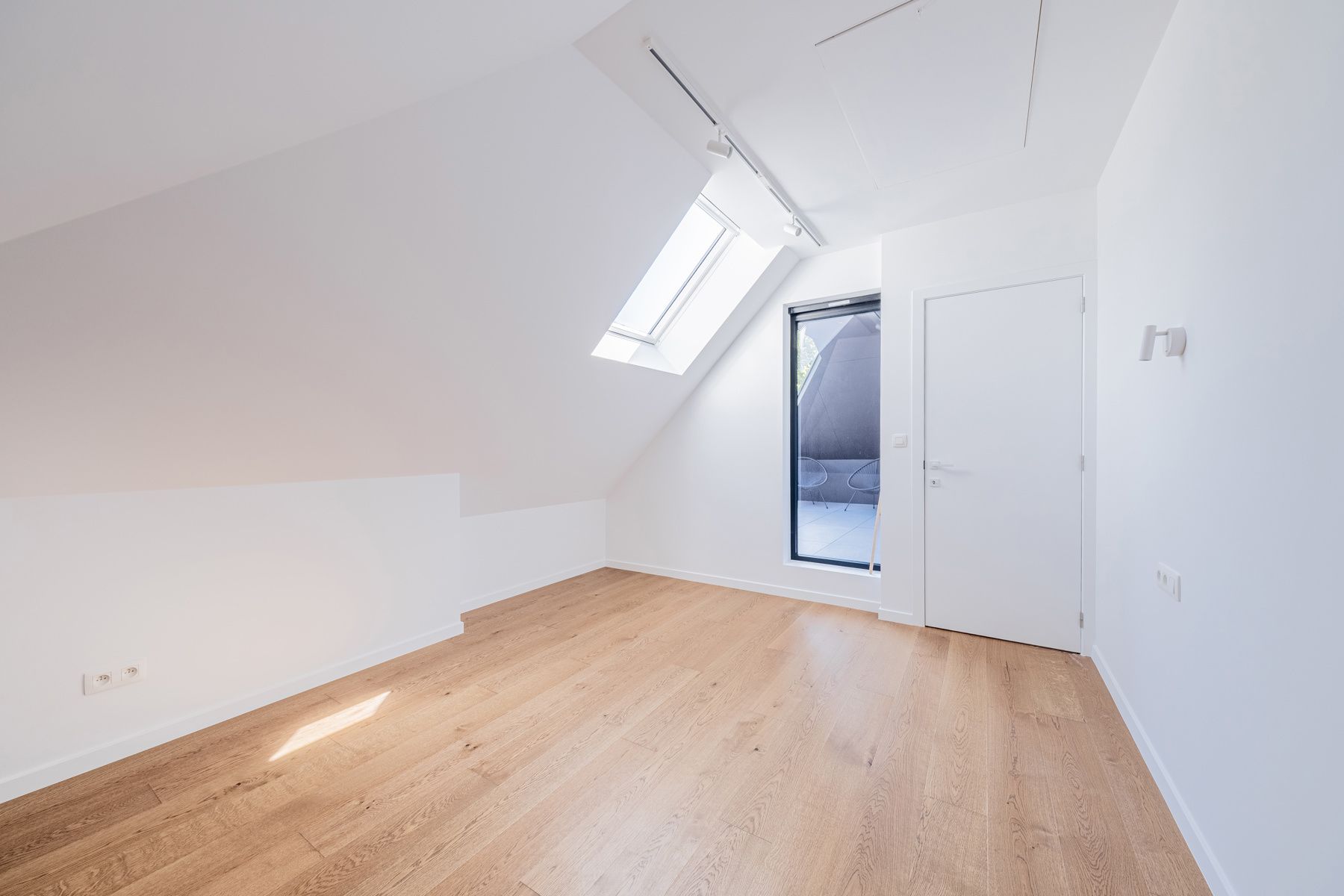 Gerenoveerde penthouse met 3 slpks en terras foto 9