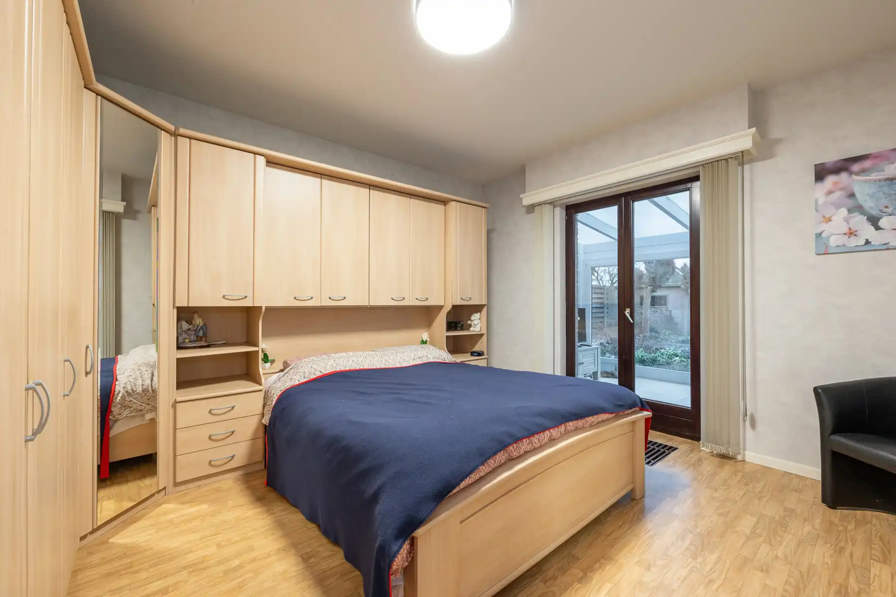 Gedeeltelijk gerenoveerde laagbouwwoning op perceel van ca. 1.516m². foto 9