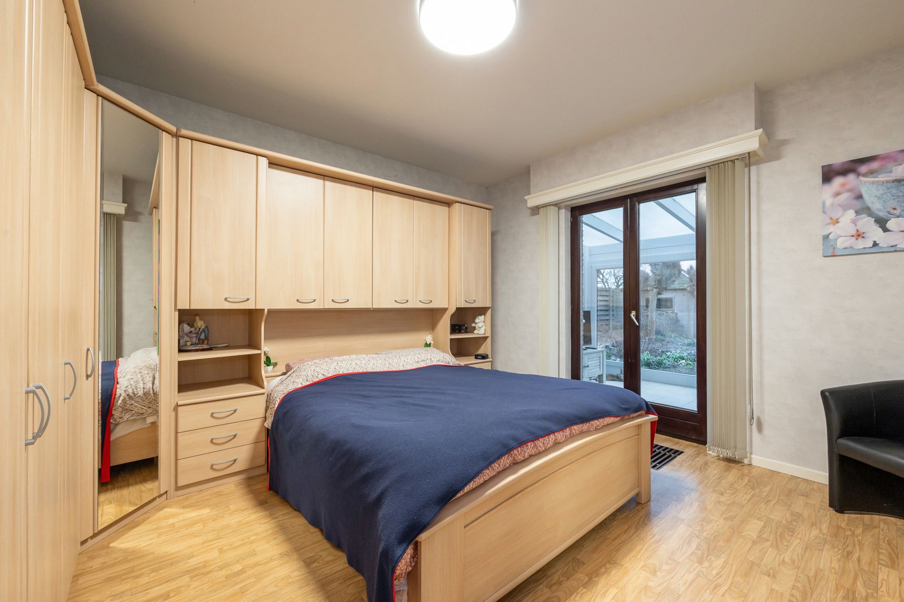 Gedeeltelijk gerenoveerde laagbouwwoning op perceel van ca. 1.516m². foto 9