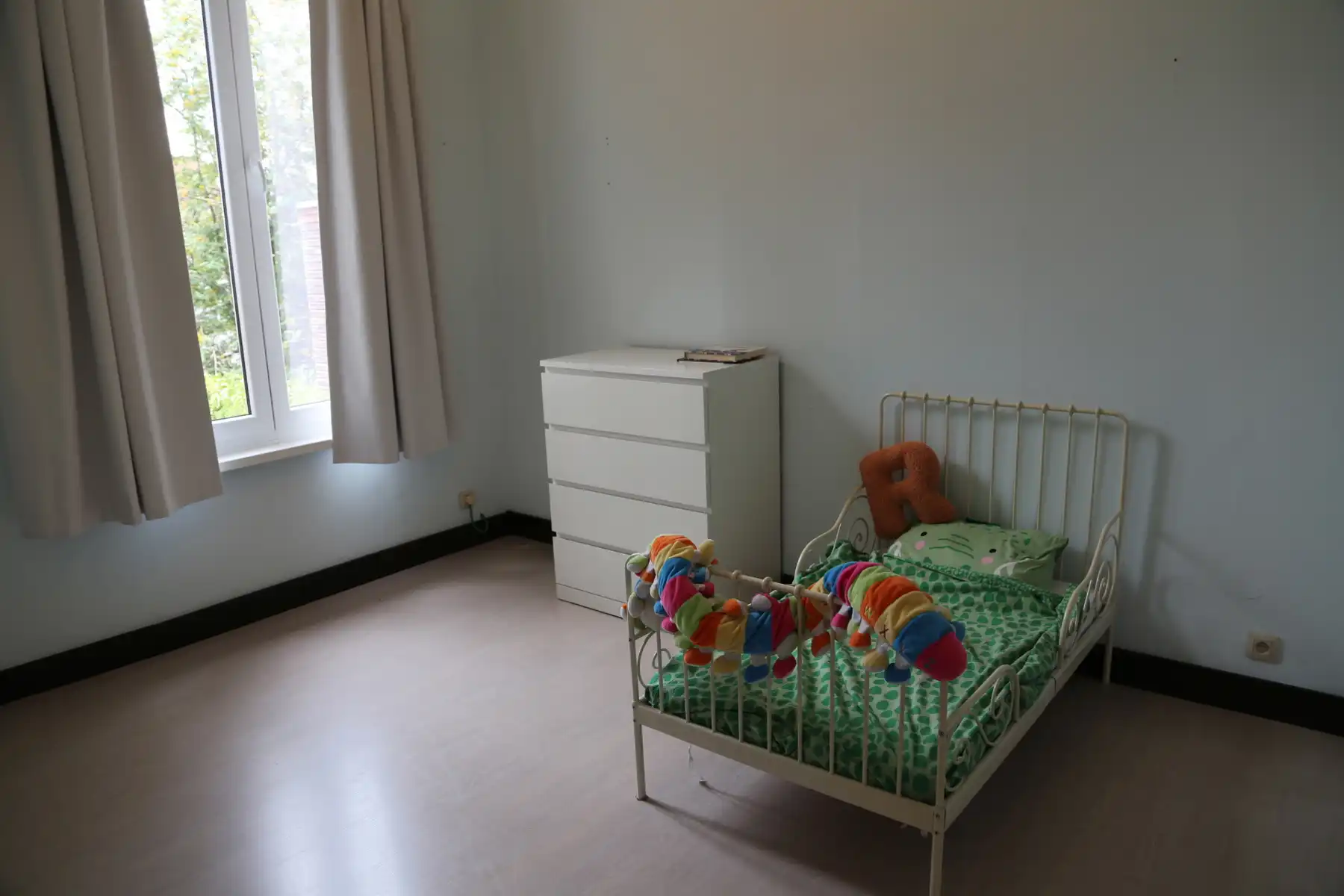 Zeer ruime woning met koer in toffe buurt! foto 8