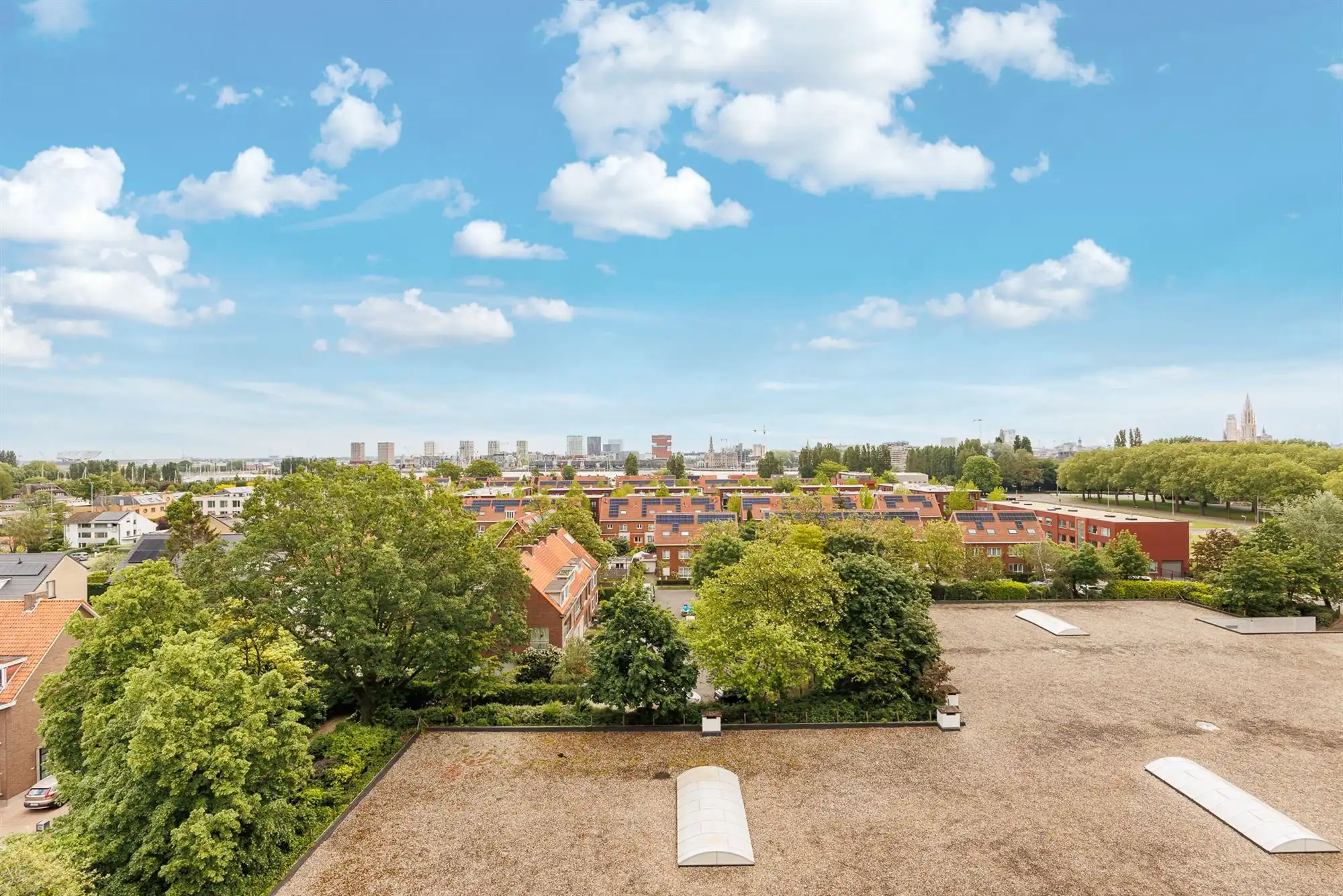 Instapklaar appartement met 2 terrassen en 2 slaapkamers foto 5