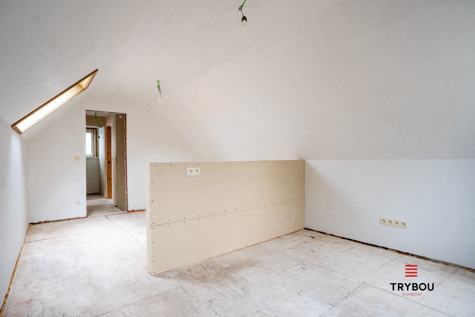 Starterswoning in het centrum van Houthulst foto 17