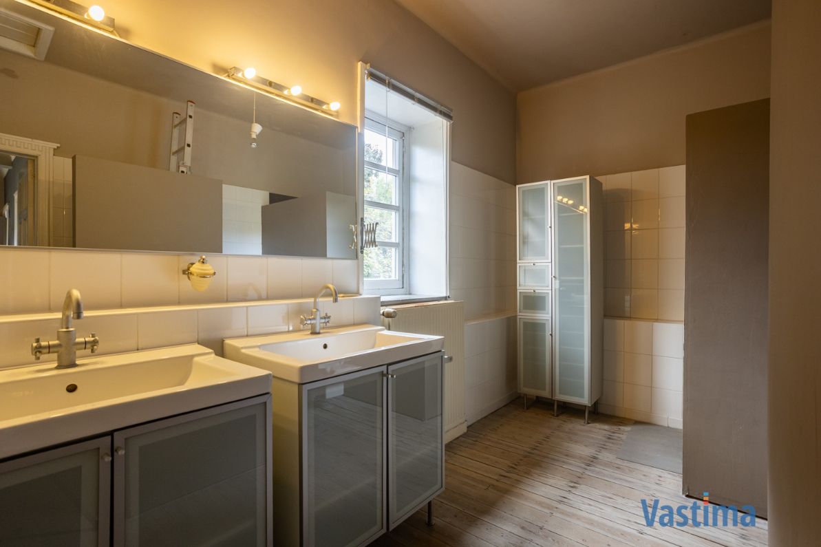 Karaktervolle villa met authentieke charme in een groene setting foto 32