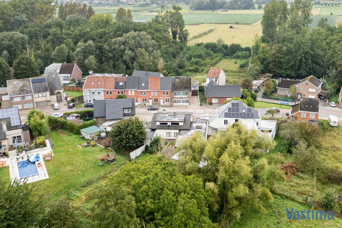 Gezinswoning met grote loods op een prachtig perceel foto 41