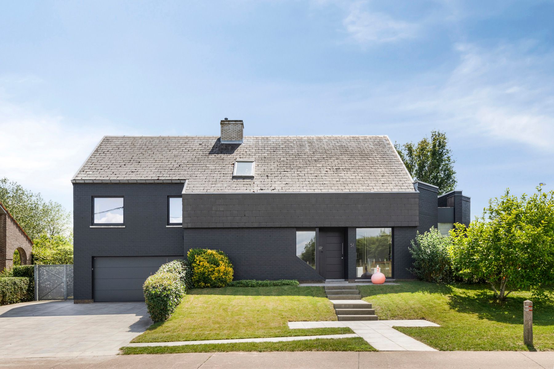 Stijlvolle villa op toplocatie in het groen foto {{pictureIndex}}
